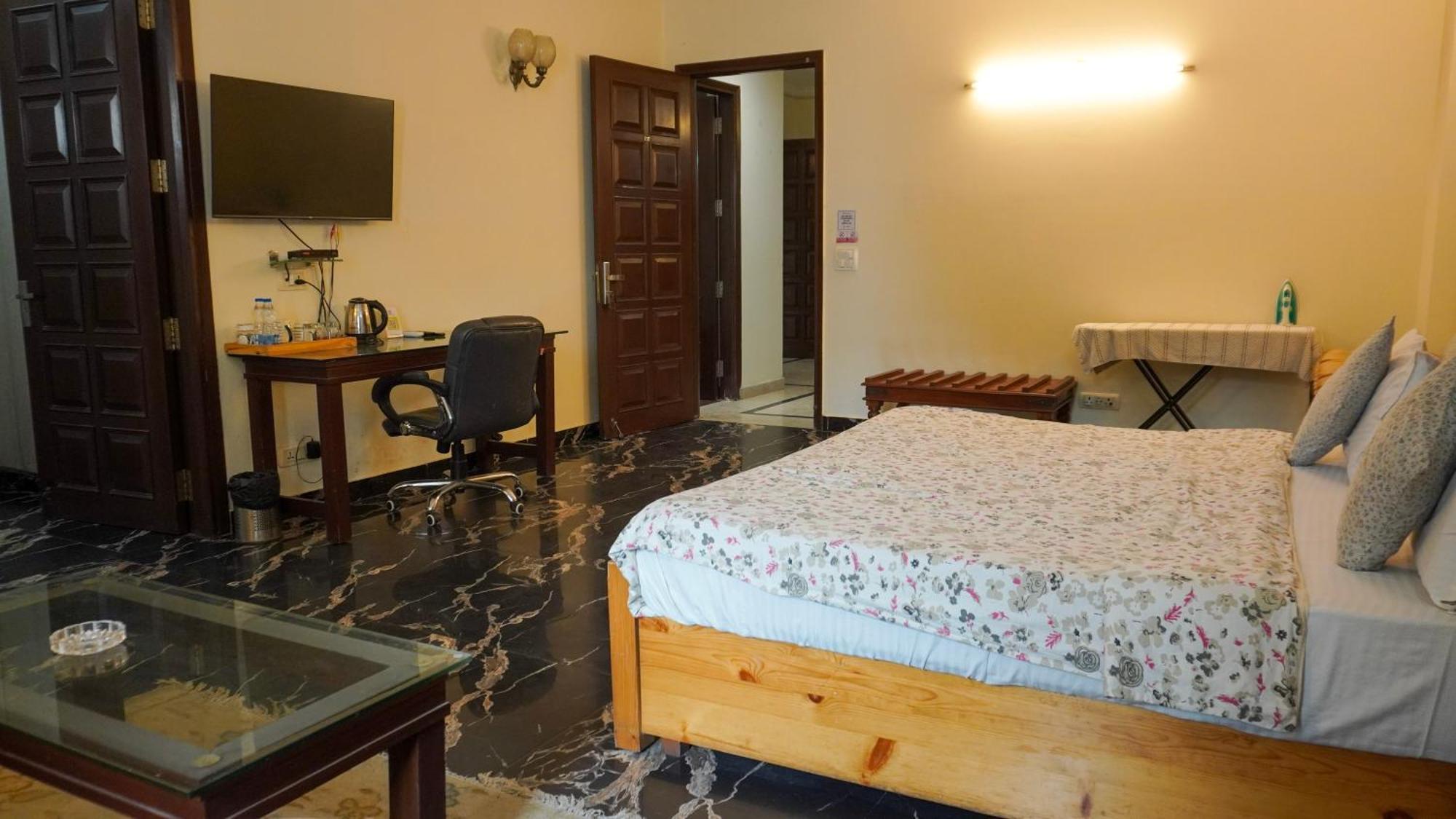 Perch Arbor Suites Gurgaon Esterno foto